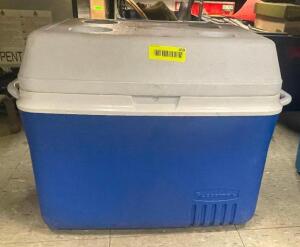 RUBBERMAID BEVERAGE COOLER