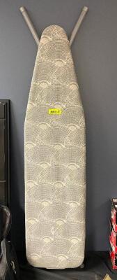 FOLDING IRONING BOARD