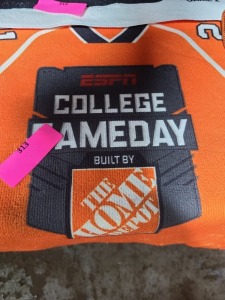 DESCRIPTION: (5) RALLY TOWELS BRAND/MODEL: HOME DEPOT COLLEGE GAMEDAY QTY: 5