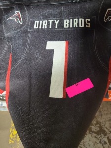 DESCRIPTION: (5) RALLY TOWELS BRAND/MODEL: DIRTY BIRDS QTY: 5