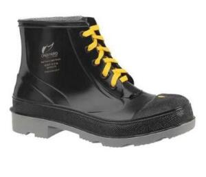 DESCRIPTION: (2) MENS POLYBLEND BOOT BRAND/MODEL: DUNLOP/8610313 INFORMATION: BLACK/PLAIN TOE/WATERPROOF RETAIL$: 30.90 SIZE: SIZE: 13 QTY: 2