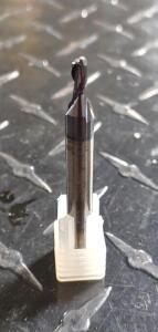 DESCRIPTION: (1) SOLID CARBIDE 2 FLUTE END MILL BRAND/MODEL: KENNAMETAL TAM285999 RETAIL$: $93.99 EACH SIZE: 1/4" QTY: 1