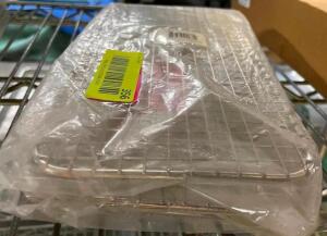 DESCRIPTION: (3) 1/4 SIZE WIRE COOLING RACKS LOCATION: BAY 6 THIS LOT IS: SOLD BY THE PIECE QTY: 3