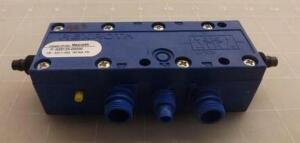 DESCRIPTION: (1) 740 VALVE BRAND/MODEL: REXROTH/P026125-00000 INFORMATION: BLUE/MAX PSI: 150 RETAIL$: 80.00 SIZE: 10"L X 7"W X 7"H QTY: 1