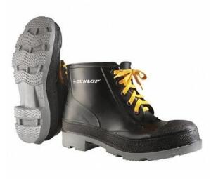 DESCRIPTION: (1) RUBBER BOOT BRAND/MODEL: DUNLOP/862031333 INFORMATION: BLACK/CLEATED/OIL-RESISTNAT SOLE RETAIL$: 33.50 SIZE: SIZE: 13 QTY: 1