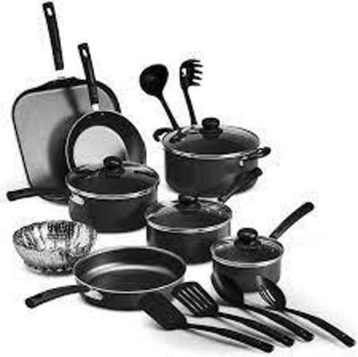 (1) 18 PIECE COOKWARE SET