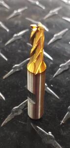 DESCRIPTION: (1) HSS SQ. END MILL BRAND/MODEL: HERTEL 41120007 RETAIL$: $20.99 SIZE: 1/4" DIAM 3/8" LOC 3/8" SD QTY: 1