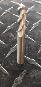 DESCRIPTION: (2) SOLID CARBIDE SQ. END MILL BRAND/MODEL: KENNAMETAL 5059219 RETAIL$: $33.86 SIZE: 1/4" DIAM 3/4" LOC QTY: 2