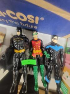 DESCRIPTION: (3) BATMAN ACTION FIGURES BRAND/MODEL: DC COMICS RETAIL$: $13.84 EA QTY: 3