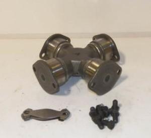 (2) DRIVESHAFT UNIVERSAL JOINT