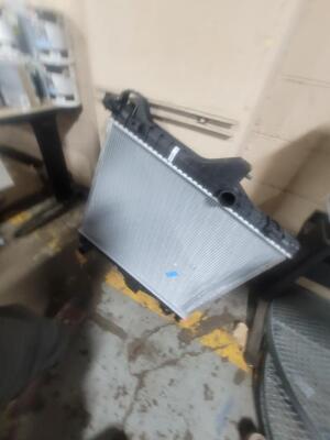 (1) OEM RADIATOR