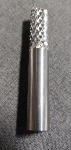 (1) SOLID CARBIDE DIAMOND PATTTERN ROUTER BIT