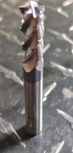 (1) SOLID CARBIDE CORNER RADIUS END MILL