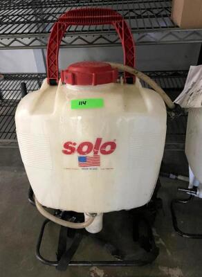 SOLO 4 GALLON OUTDOOR SPRAYER