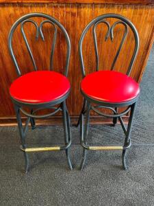 DESCRIPTION: (2) 30" METAL FRAMED BAR STOOLS W/ RED VINYL SEAT CUSHIONS BRAND / MODEL: MTS SIZE 30" LOCATION: SEATING THIS LOT IS: SOLD BY THE PIECE Q