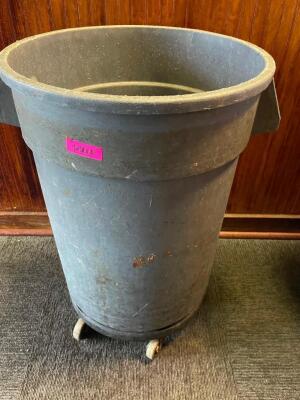 DESCRIPTION: (2) 44 GALLON TRASH CANS W/ DOLLYS BRAND / MODEL: RUBBERMAID BRUTE SIZE 44 GALLON LOCATION: SEATING THIS LOT IS: SOLD BY THE PIECE QTY: 2