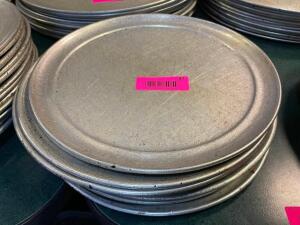 DESCRIPTION: (12) 12" PIZZA PANS SIZE 12" LOCATION: SEATING THIS LOT IS: SOLD BY THE PIECE QTY: 12