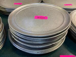 DESCRIPTION: (12) 12" PIZZA PANS SIZE 12" LOCATION: SEATING THIS LOT IS: SOLD BY THE PIECE QTY: 12