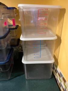 DESCRIPTION: (3) 12 LITER PLASTIC CONTAINERS W/ LIDS SIZE 12 LITER LOCATION: SEATING THIS LOT IS: SOLD BY THE PIECE QTY: 3