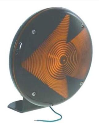 DESCRIPTION: (4) JUMBO TURN SIGNAL LAMP BRAND/MODEL: GROTE/78303 INFORMATION: SINGLE FACE/AMBER RETAIL$: 35.10 EACH SIZE: 7"DIA X 7-3/4"L X 2-1/2"D QT