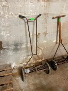 VINTAGE PUSH LAWN MOWER