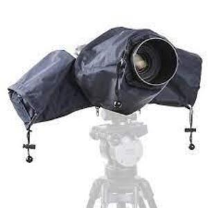 DESCRIPTION: (60) WATERPROOF NYLON RAIN COVER WITH FLASH ENCLOSURE AND ADJUSTABLE HAND SLEEVES BRAND/MODEL: MOVO #CRC02 INFORMATION: FOR DSLR CAMERAS