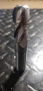 DESCRIPTION: (1) 4 FLUTE SOLID CARBIDE ENDMILLS BRAND/MODEL: HERTEL 41749698 RETAIL$: $81.43 EACH SIZE: 5/8" QTY: 1