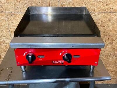 DESCRIPTION: AVANTCO 24" COUNTER TOP FLAT GRILL. BRAND / MODEL: AVANTCO ATM-24 ADDITIONAL INFORMATION NATURAL GAS, HAS REGULATOR. 60,000 BTU SIZE: 24"