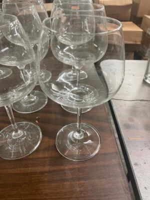 DESCRIPTION: (12) LARGE RED WINE GLASSES LOCATION: 7 THIS LOT IS: SOLD BY THE PIECE QTY: 12