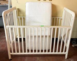 54" X 30" COLLAPSIBLE CRIB (MISSING PLATFORM PIECE)