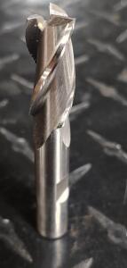 DESCRIPTION: (1) HSS SQ END MILL BRAND/MODEL: HERTEL 41117318 RETAIL$: $38.20 SIZE: 7/16" 1" LOC 3/8" SD QTY: 1