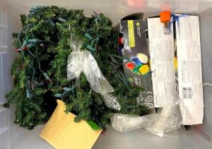 DESCRIPTION: BIN OF CHRISTMAS LIGHTS AND GARLAND QTY: 1