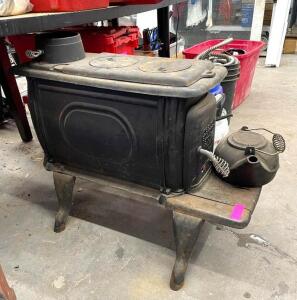 VOGELZANG BX26E CAST IRON BOXWOOD STOVE, 800 SQ. FT.