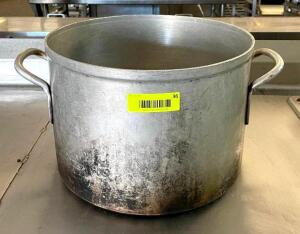 DESCRIPTION: STAINLESS STOCK POT SIZE: 13.5"X9" QTY: 1