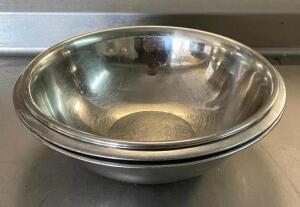 DESCRIPTION: (4) STAINLESS STEEL MIXING BOWLS SIZE: SEE PHOTOS QTY: 4