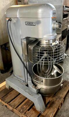 DESCRIPTION: 60 QT. COMMERCIAL MIXER WITH (2) ATTACHMENTS BRAND/MODEL: HOBART H600 INFORMATION: 208/230V, 3 PHASE QTY: 1