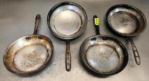 DESCRIPTION: (4) 10.5" FRYING PANS QTY: 4