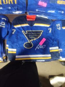 DESCRIPTION: (5) RALLY TOWELS BRAND/MODEL: ST. LOUIS BLUES INFORMATION: NUMBER 7 QTY: 5