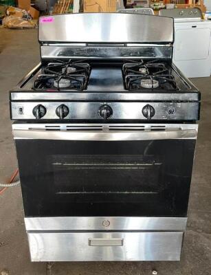 GE 30" FREE-STANDING GAS RANGE (GOOD CONDITION) BRAND/MODEL GE JGBS30REK2SS RETAIL PRICE: $629.99 ADDITIONAL INFORMATION MISSING (1) PLAST