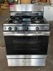 GE 30" FREE-STANDING GAS RANGE (GOOD CONDITION) BRAND/MODEL GE JGBS30REK2SS RETAIL PRICE: $629.99 ADDITIONAL INFORMATION MISSING (1) PLAST - 2