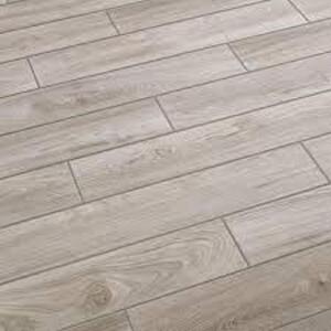 300 SQ FT REGENT GROVE 6 IN. X 36 IN. ASH GRAY GLAZED PORCELAIN FLOOR AND WALL TILE BRAND/MODEL DALTILE RETAIL PRICE: $1.99 SQ FT THIS LOT