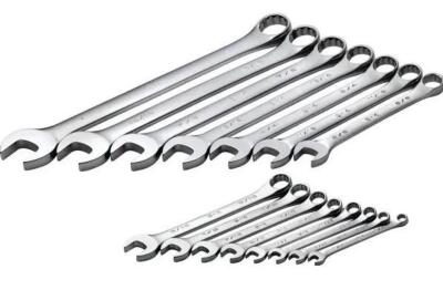 DESCRIPTION: (1) RACHET WRENCH SET BRAND/MODEL: SK/627014 INFORMATION: SUPER CHROME/15-PIECES RETAIL$: 333.03 SIZE: 1/4"-1" QTY: 1