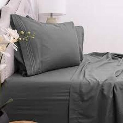 DESCRIPTION: (1) 4 PIECE SHEET SET BRAND/MODEL: SWEET HOME COLLECTION INFORMATION: GRAY RETAIL$: $30.000 EA SIZE: QUEEN QTY: 1