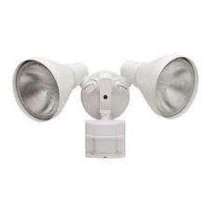 110-DEGREE WHITE MOTION ACTIVATED OUTDOOR FLOOD LIGHT BRAND/MODEL DEFIANT RETAIL PRICE: $29.97 QUANTITY 1