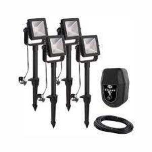 LOW VOLTAGE BLACK OUTDOOR INTEGRATED LED LANDSCAPE FLOOD LIGHT (4-PACK) BRAND/MODEL HAMPTON BAY RETAIL PRICE: $139.00 QUANTITY 1