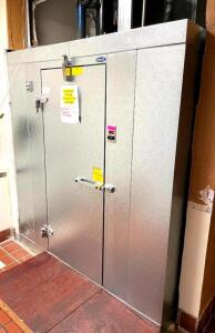 WALK-IN FREEZER UNIT WITH STAINLESS FLOOR