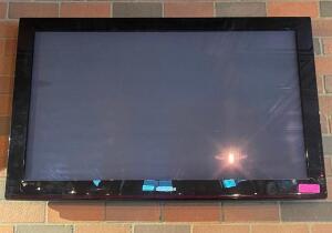 48" SAMSUNG TV WITH WALL MOUNT AND CONTROLLER