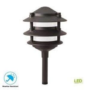 (4) LOW-VOLTAGE BLACK OUTDOOR INTEGRATED LED 3-TIER METAL LANDSCAPE PATH LIGHT WITH FROSTED PLASTIC LENS BRAND/MODEL HAMPTON BAY RETAIL PR