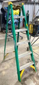 DESCRIPTION: 6' FIBERGLASS STEP LADDER BRAND/MODEL: WERNER INFORMATION: TOP PLATFORM IS MELTED LOCATION: WAREHOUSE LOCATION: 6249 LORENS LN. CEDAR HIL