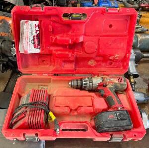 DESCRIPTION: 18V 1/2" DRIVER/DRILL WITH CHARGER AND CASE BRAND/MODEL: MILWAUKEE LOCATION: WAREHOUSE LOCATION: 6249 LORENS LN. CEDAR HILL, MO 63016 QTY